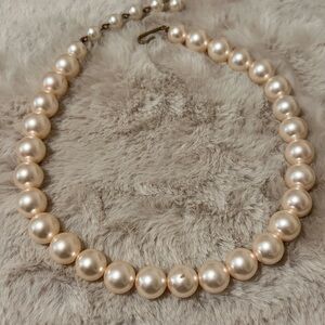 Elegant Vintage 1980s Cream Pearl Necklace